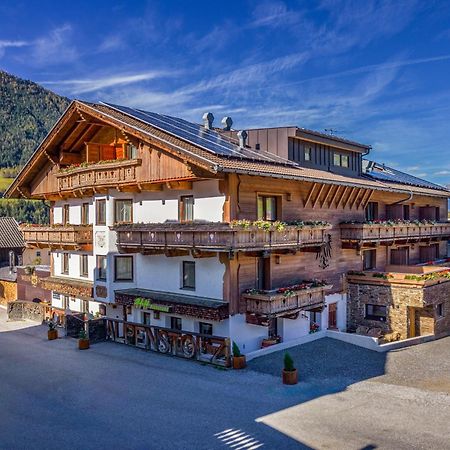 Hotel Alpenstolz มีเดอร์ส ภายนอก รูปภาพ