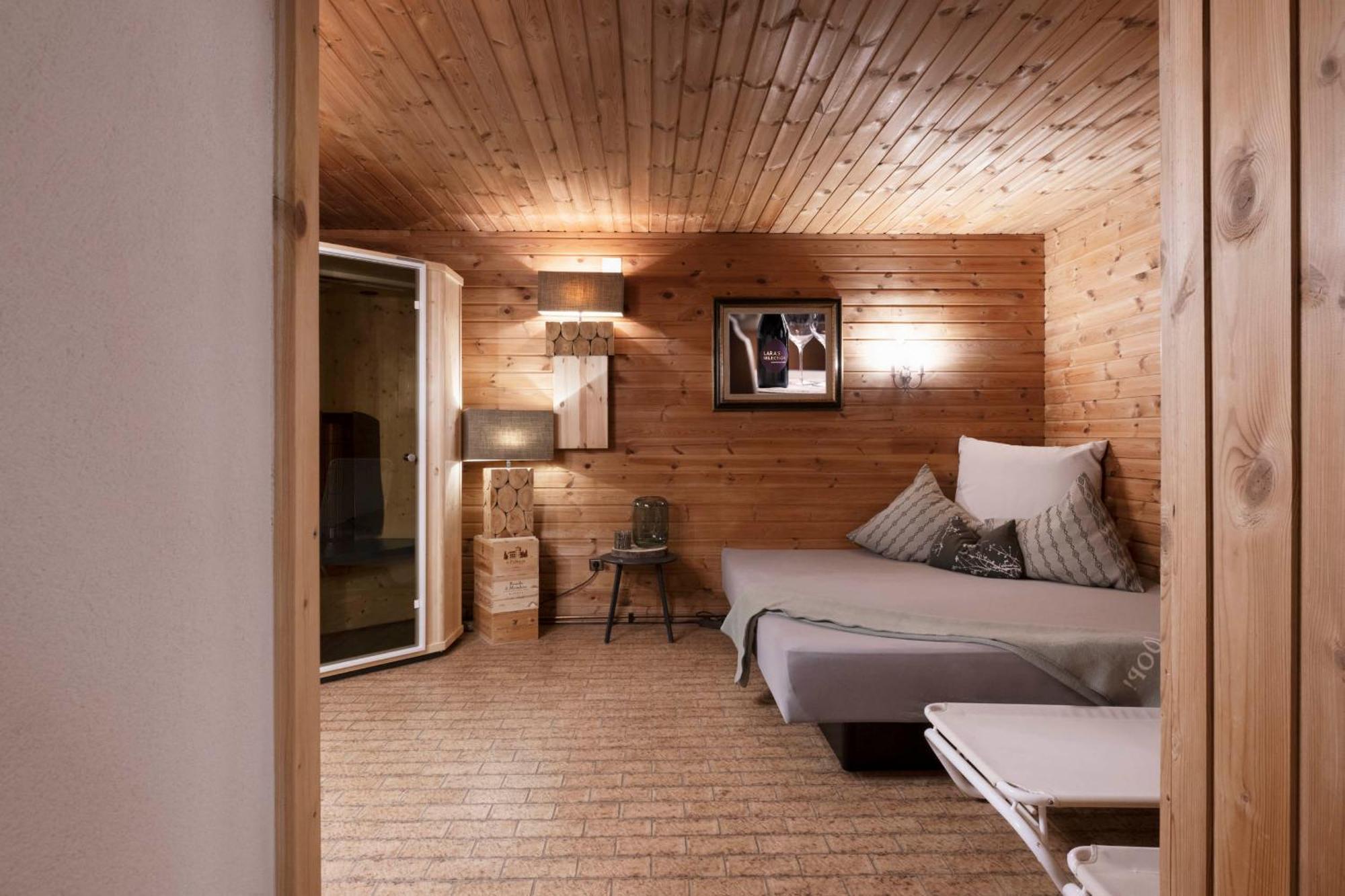 Hotel Alpenstolz มีเดอร์ส ภายนอก รูปภาพ