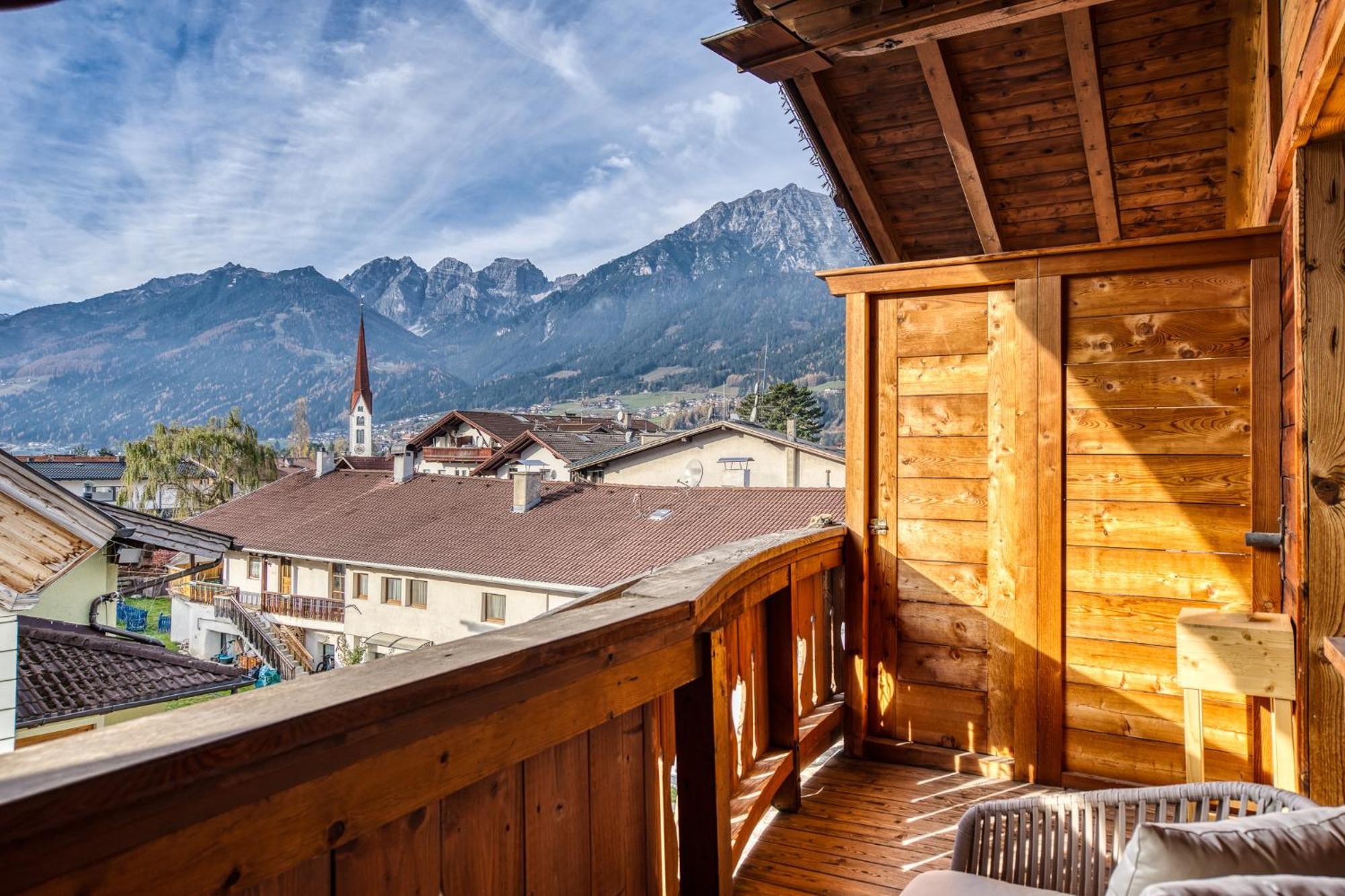 Hotel Alpenstolz มีเดอร์ส ภายนอก รูปภาพ