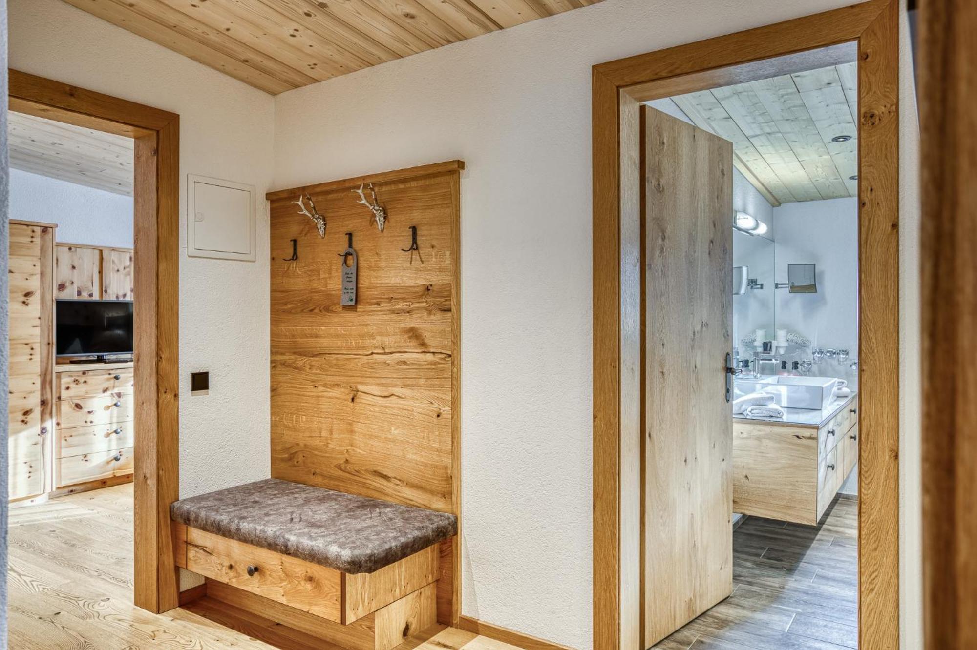 Hotel Alpenstolz มีเดอร์ส ห้อง รูปภาพ