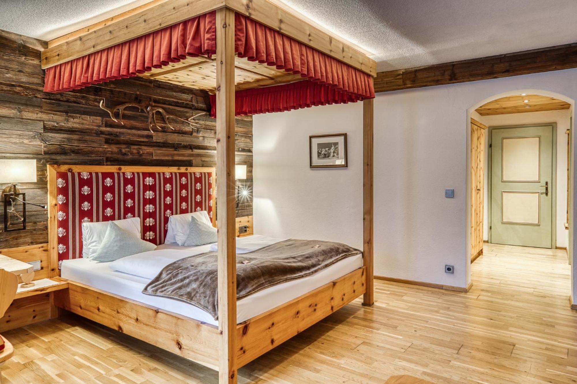 Hotel Alpenstolz มีเดอร์ส ห้อง รูปภาพ