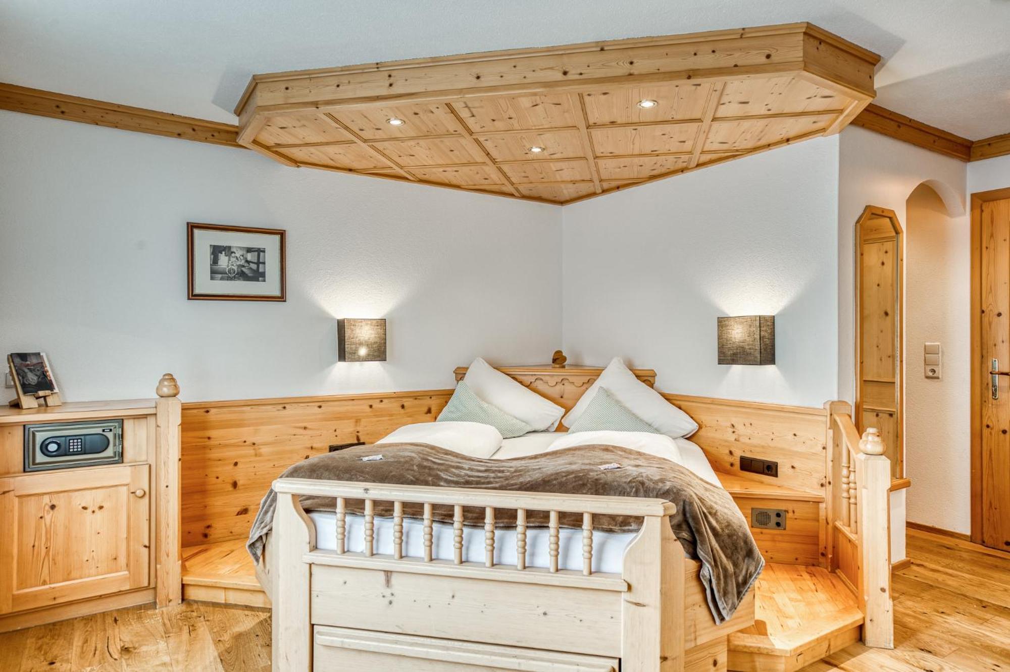 Hotel Alpenstolz มีเดอร์ส ห้อง รูปภาพ
