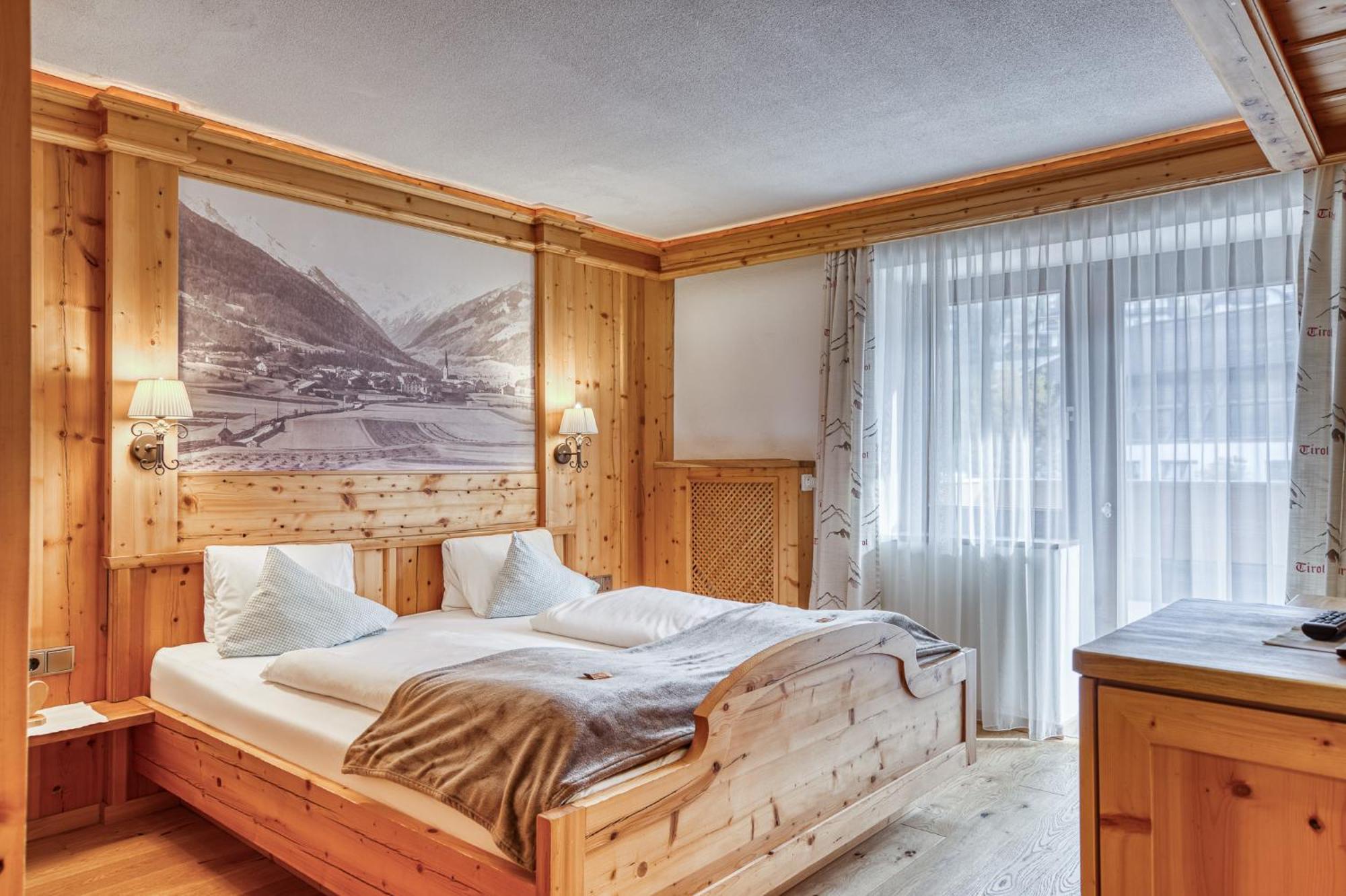 Hotel Alpenstolz มีเดอร์ส ภายนอก รูปภาพ