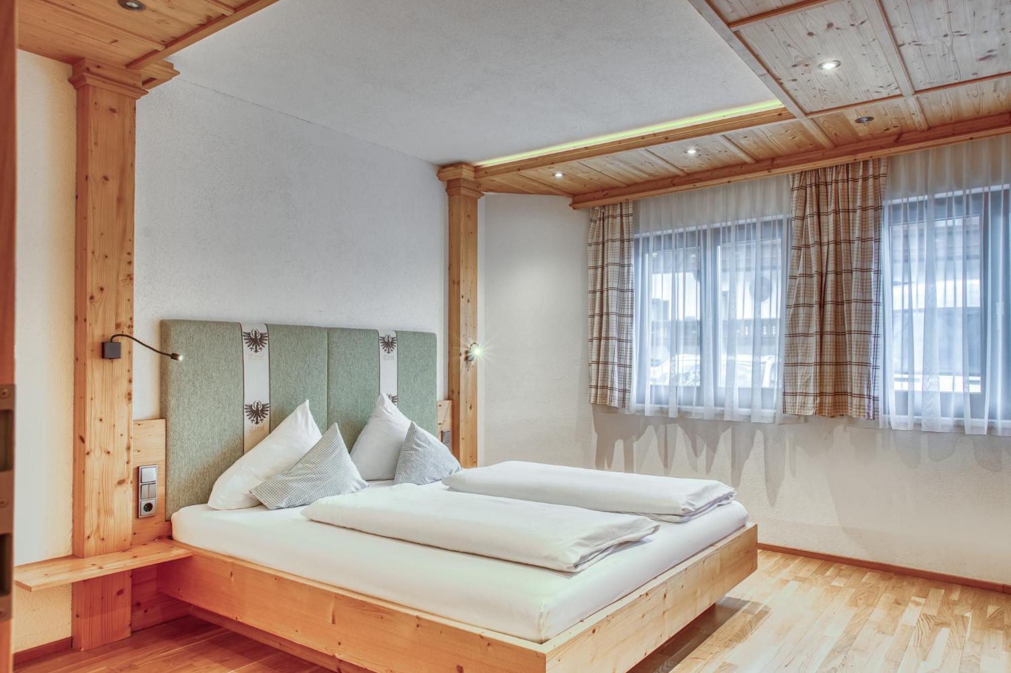 Hotel Alpenstolz มีเดอร์ส ห้อง รูปภาพ